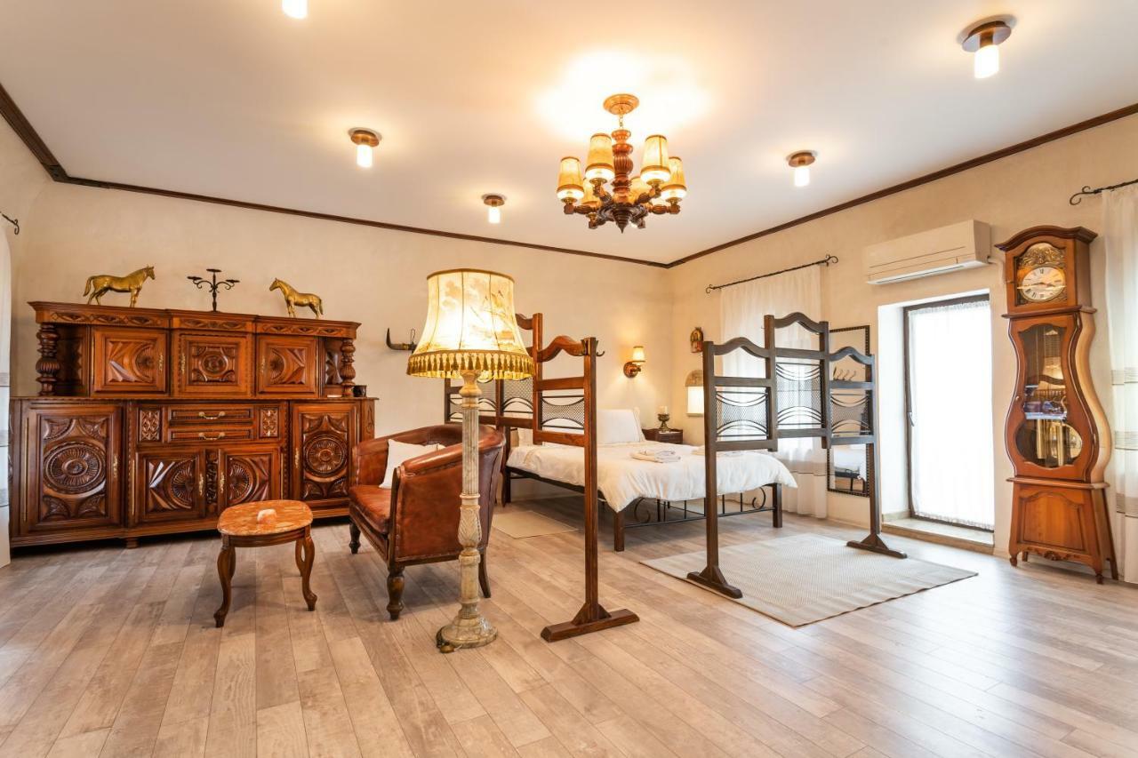 Historic Apartment In The Heart Of The City Велико-Тырново Экстерьер фото