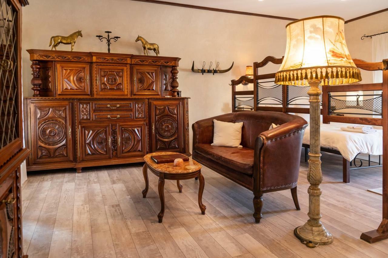 Historic Apartment In The Heart Of The City Велико-Тырново Экстерьер фото