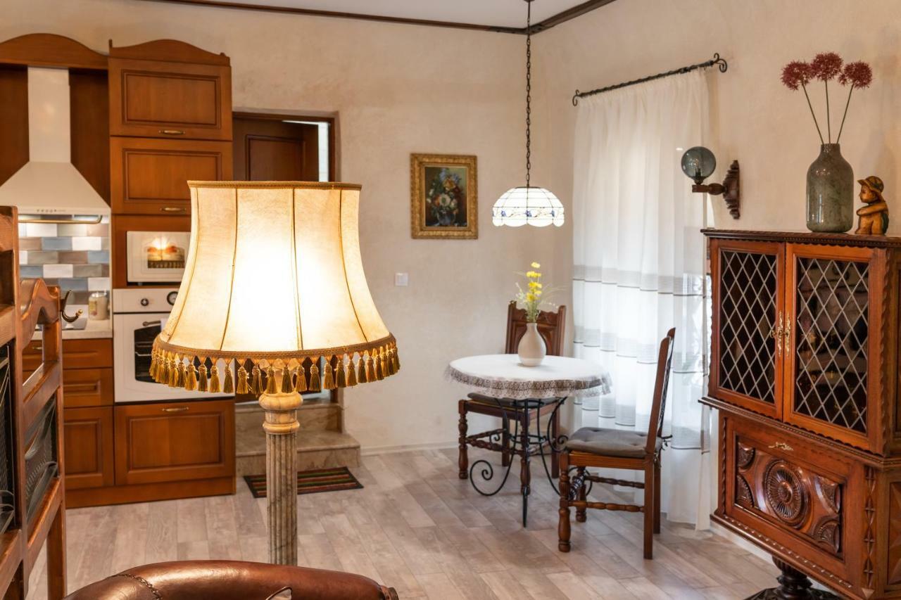 Historic Apartment In The Heart Of The City Велико-Тырново Экстерьер фото