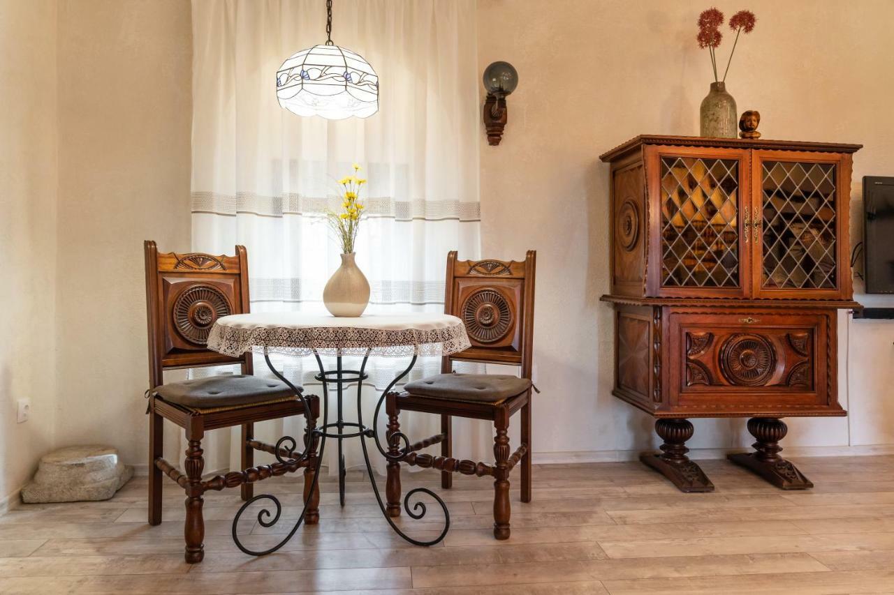 Historic Apartment In The Heart Of The City Велико-Тырново Экстерьер фото