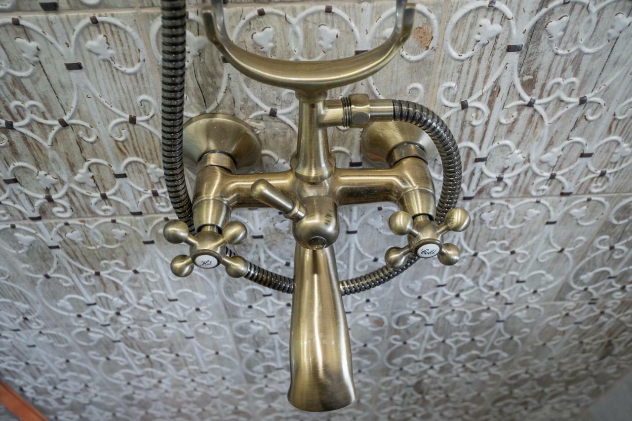 Historic Apartment In The Heart Of The City Велико-Тырново Экстерьер фото