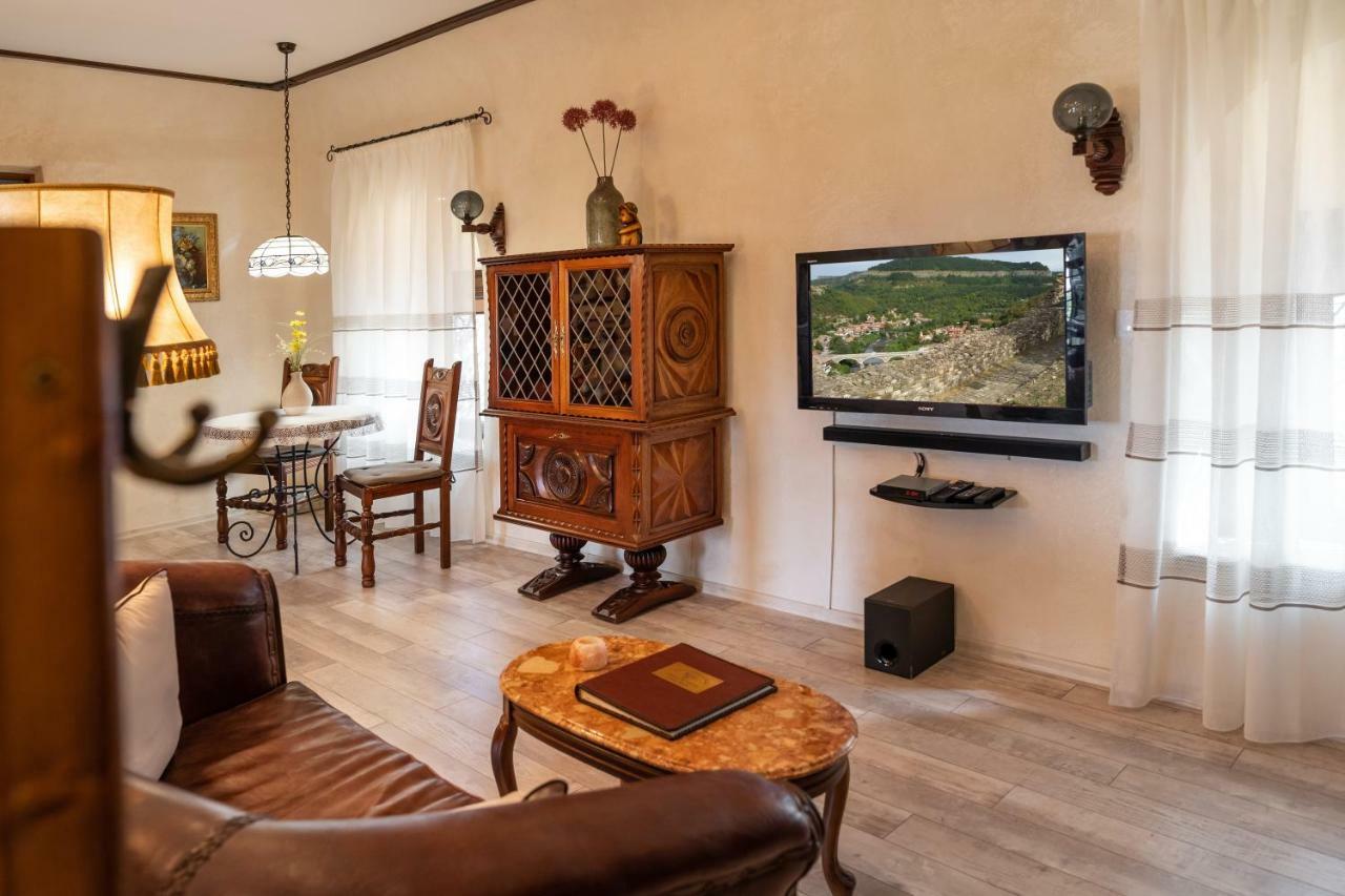 Historic Apartment In The Heart Of The City Велико-Тырново Экстерьер фото