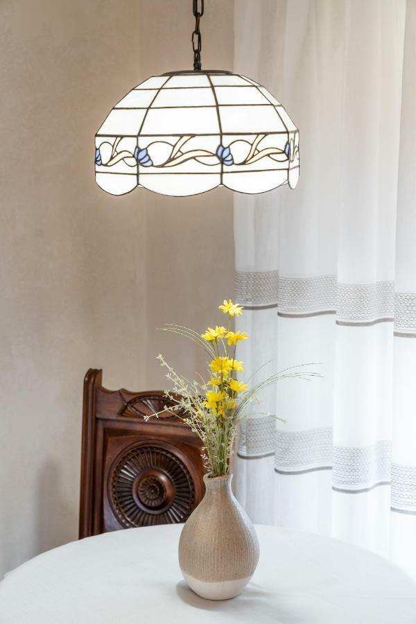 Historic Apartment In The Heart Of The City Велико-Тырново Экстерьер фото